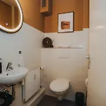 Jobostays - Bloom Family - Bis Zu 6 Personen - 3 - 2 Schlafzimmer - 2 Baeder - Balkon Und Gartenblick - Kostenloser Privatparkplatz - Kostenfreies Wlan - Vollkueche - Wohnzimmer Mit Tv - Babybett - Kontaktfreier Check-in Apartmán