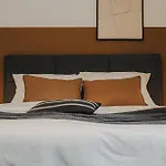 Jobostays - Bloom Family - Bis Zu 6 Personen - 3 - 2 Schlafzimmer - 2 Baeder - Balkon Und Gartenblick - Kostenloser Privatparkplatz - Kostenfreies Wlan - Vollkueche - Wohnzimmer Mit Tv - Babybett - Kontaktfreier Check-in *