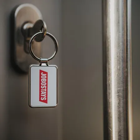 Lejlighed Jobostays - Bloom Family Apartment Oldenburg - Bis Zu 6 Personen - 3 Zimmer - 2 Schlafzimmer - 2 Baeder - Balkon Und Gartenblick - Kostenloser Privatparkplatz - Kostenfreies Wlan - Vollkueche - Wohnzimmer Mit Tv - Babybett - Kontaktfreier Check-In *
