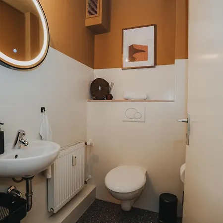 Jobostays - Bloom Family - Bis Zu 6 Personen - 3 - 2 Schlafzimmer - 2 Baeder - Balkon Und Gartenblick - Kostenloser Privatparkplatz - Kostenfreies Wlan - Vollkueche - Wohnzimmer Mit Tv - Babybett - Kontaktfreier Check-in Apartmán