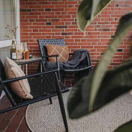 Jobostays - Bloom Family - Bis Zu 6 Personen - 3 - 2 Schlafzimmer - 2 Baeder - Balkon Und Gartenblick - Kostenloser Privatparkplatz - Kostenfreies Wlan - Vollkueche - Wohnzimmer Mit Tv - Babybett - Kontaktfreier Check-in Apartmán