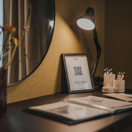 Jobostays - Bloom Family - Bis Zu 6 Personen - 3 - 2 Schlafzimmer - 2 Baeder - Balkon Und Gartenblick - Kostenloser Privatparkplatz - Kostenfreies Wlan - Vollkueche - Wohnzimmer Mit Tv - Babybett - Kontaktfreier Check-in