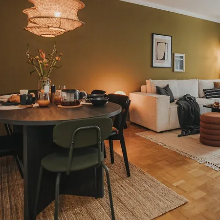 Bloom Fuer Bis Zu 6 Personen Kostenloser Parkplatz Balkon Babybett 3 Appartement