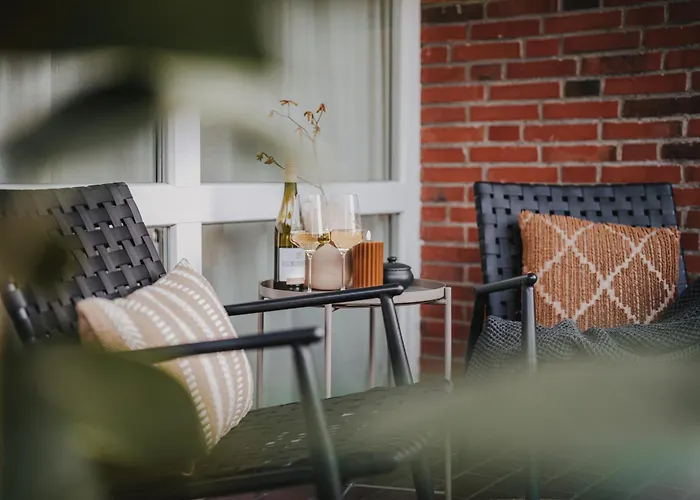 Jobostays - Bloom Family Apartment Oldenburg - Bis Zu 6 Personen - 3 Zimmer - 2 Schlafzimmer - 2 Baeder - Balkon Und Gartenblick - Kostenloser Privatparkplatz - Kostenfreies Wlan - Vollkueche - Wohnzimmer Mit Tv - Babybett - Kontaktfreier Check-In Lejlighed *