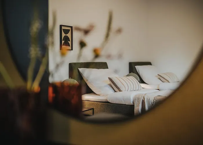 Lejlighed Jobostays - Bloom Family Apartment Oldenburg - Bis Zu 6 Personen - 3 Zimmer - 2 Schlafzimmer - 2 Baeder - Balkon Und Gartenblick - Kostenloser Privatparkplatz - Kostenfreies Wlan - Vollkueche - Wohnzimmer Mit Tv - Babybett - Kontaktfreier Check-In