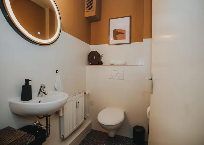 Jobostays - Bloom Family Apartment Oldenburg - Bis Zu 6 Personen - 3 Zimmer - 2 Schlafzimmer - 2 Baeder - Balkon Und Gartenblick - Kostenloser Privatparkplatz - Kostenfreies Wlan - Vollkueche - Wohnzimmer Mit Tv - Babybett - Kontaktfreier Check-In Lejlighed
