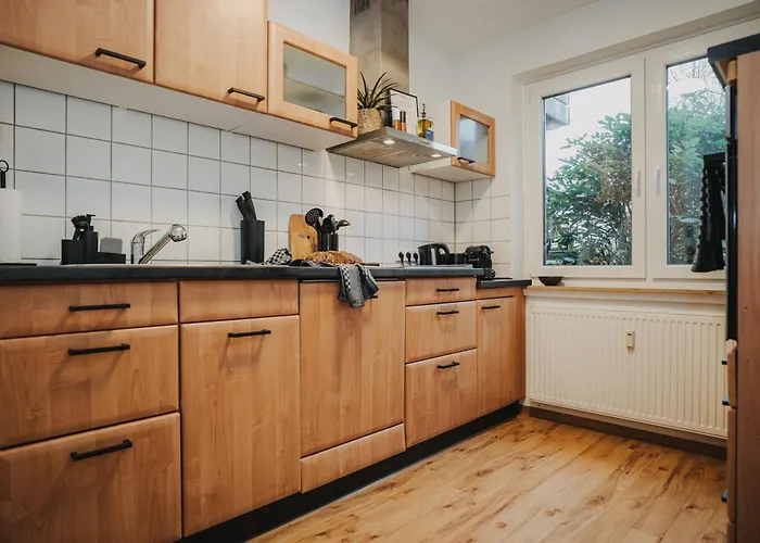 Lejlighed Jobostays - Bloom Family Apartment Oldenburg - Bis Zu 6 Personen - 3 Zimmer - 2 Schlafzimmer - 2 Baeder - Balkon Und Gartenblick - Kostenloser Privatparkplatz - Kostenfreies Wlan - Vollkueche - Wohnzimmer Mit Tv - Babybett - Kontaktfreier Check-In