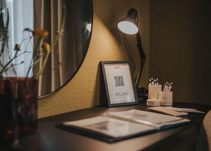 Jobostays - Bloom Family Apartment Oldenburg - Bis Zu 6 Personen - 3 Zimmer - 2 Schlafzimmer - 2 Baeder - Balkon Und Gartenblick - Kostenloser Privatparkplatz - Kostenfreies Wlan - Vollkueche - Wohnzimmer Mit Tv - Babybett - Kontaktfreier Check-In