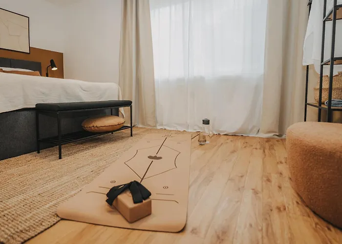 Jobostays - Bloom Family Apartment Oldenburg - Bis Zu 6 Personen - 3 Zimmer - 2 Schlafzimmer - 2 Baeder - Balkon Und Gartenblick - Kostenloser Privatparkplatz - Kostenfreies Wlan - Vollkueche - Wohnzimmer Mit Tv - Babybett - Kontaktfreier Check-In Lejlighed *