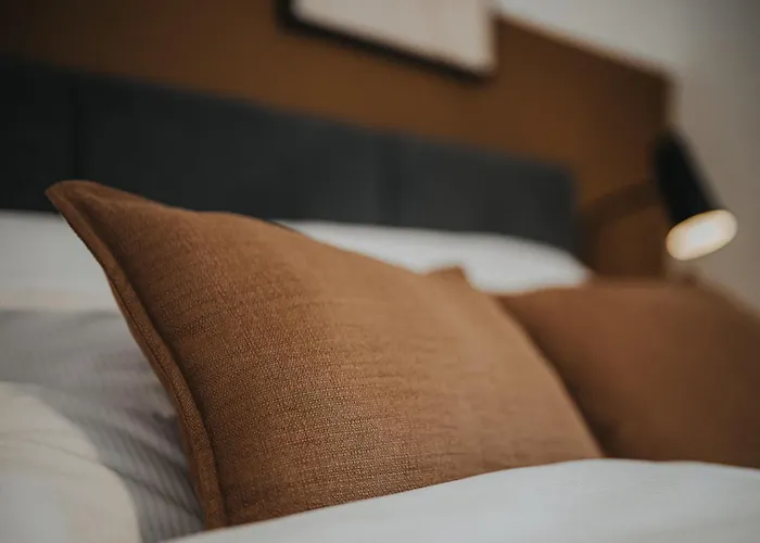 Lejlighed Jobostays - Bloom Family Apartment Oldenburg - Bis Zu 6 Personen - 3 Zimmer - 2 Schlafzimmer - 2 Baeder - Balkon Und Gartenblick - Kostenloser Privatparkplatz - Kostenfreies Wlan - Vollkueche - Wohnzimmer Mit Tv - Babybett - Kontaktfreier Check-In Oldenburg