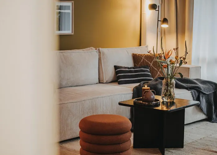 Jobostays - Bloom Family Apartment Oldenburg - Bis Zu 6 Personen - 3 Zimmer - 2 Schlafzimmer - 2 Baeder - Balkon Und Gartenblick - Kostenloser Privatparkplatz - Kostenfreies Wlan - Vollkueche - Wohnzimmer Mit Tv - Babybett - Kontaktfreier Check-In Lejlighed