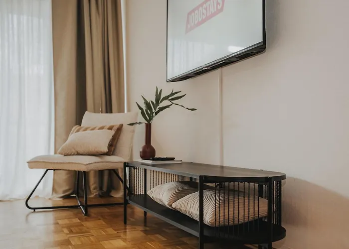 Jobostays - Bloom Family Apartment Oldenburg - Bis Zu 6 Personen - 3 Zimmer - 2 Schlafzimmer - 2 Baeder - Balkon Und Gartenblick - Kostenloser Privatparkplatz - Kostenfreies Wlan - Vollkueche - Wohnzimmer Mit Tv - Babybett - Kontaktfreier Check-In Lejlighed *