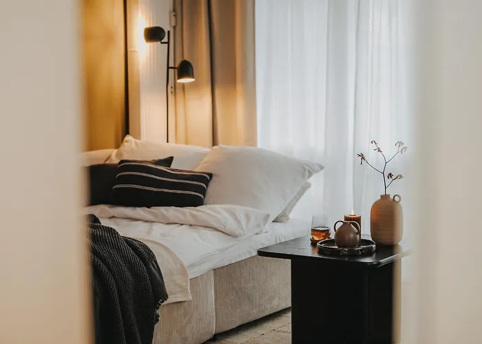 Jobostays - Bloom Family Apartment Oldenburg - Bis Zu 6 Personen - 3 Zimmer - 2 Schlafzimmer - 2 Baeder - Balkon Und Gartenblick - Kostenloser Privatparkplatz - Kostenfreies Wlan - Vollkueche - Wohnzimmer Mit Tv - Babybett - Kontaktfreier Check-In Lejlighed *